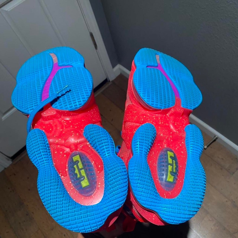 Nike LeBron 19 "Kings Crown" Size 11.5 - Picture 5 of 6